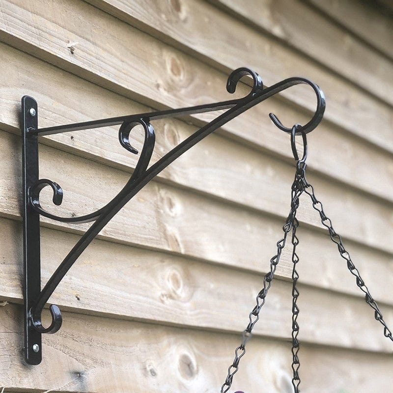 Cambridge Metal Hanging Baskets & Bracket - Image 3